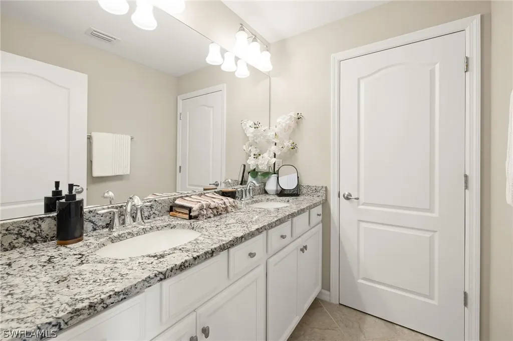 9258 Shadow Oak Lane Naples FL 34120
