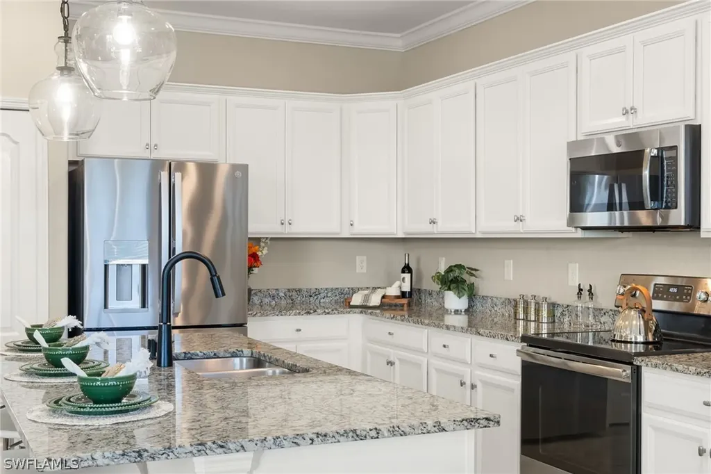 9258 Shadow Oak Lane Naples FL 34120