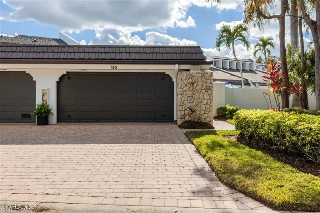 190 Bears Paw Trail Naples FL 34105