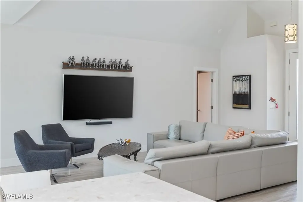 1282 Venetian Way Naples FL 34110