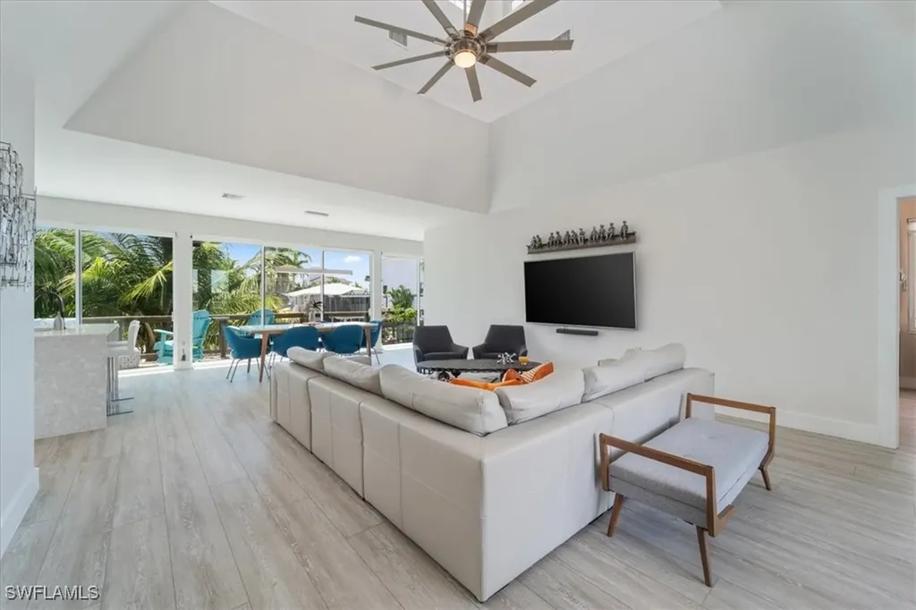 1282 Venetian Way Naples FL 34110