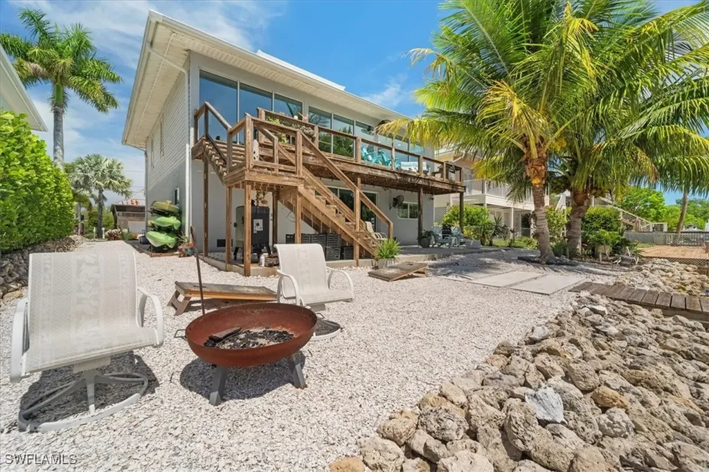 1282 Venetian Way Naples FL 34110