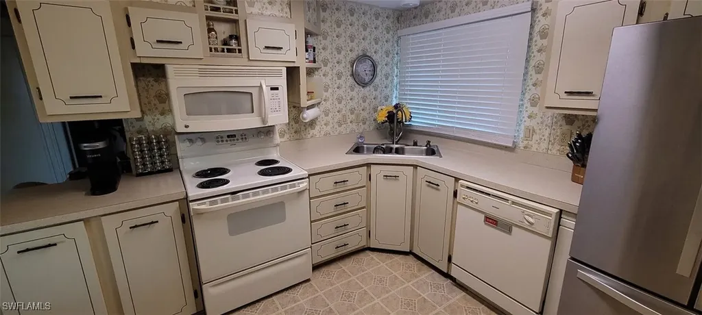 20 Peridot Avenue Naples FL 34114