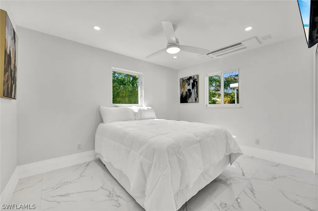 20 Kings Road Naples FL 34112