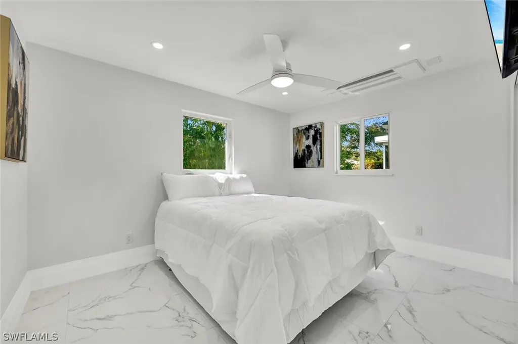 20 Kings Road Naples FL 34112