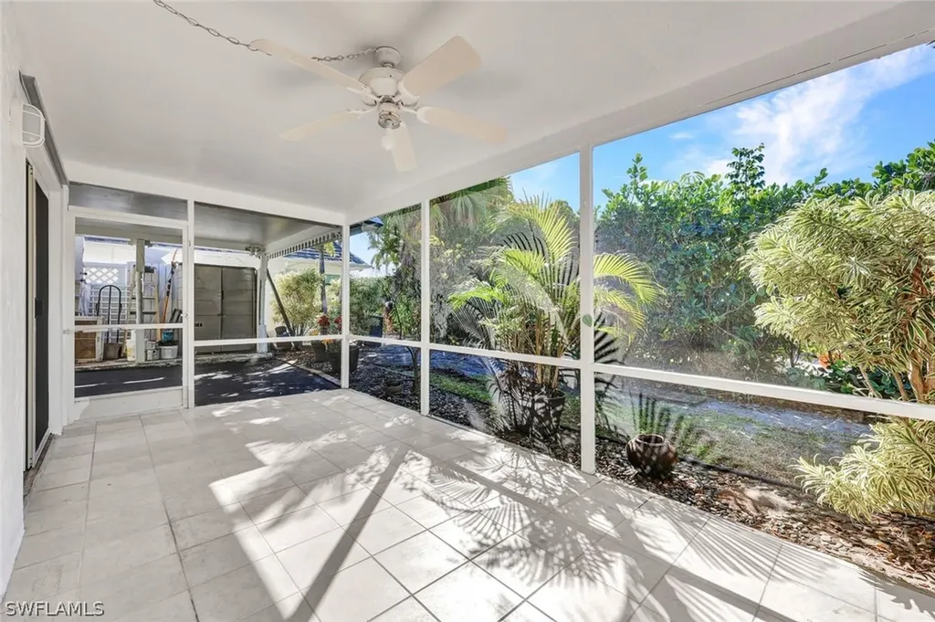 20 Kings Road Naples FL 34112