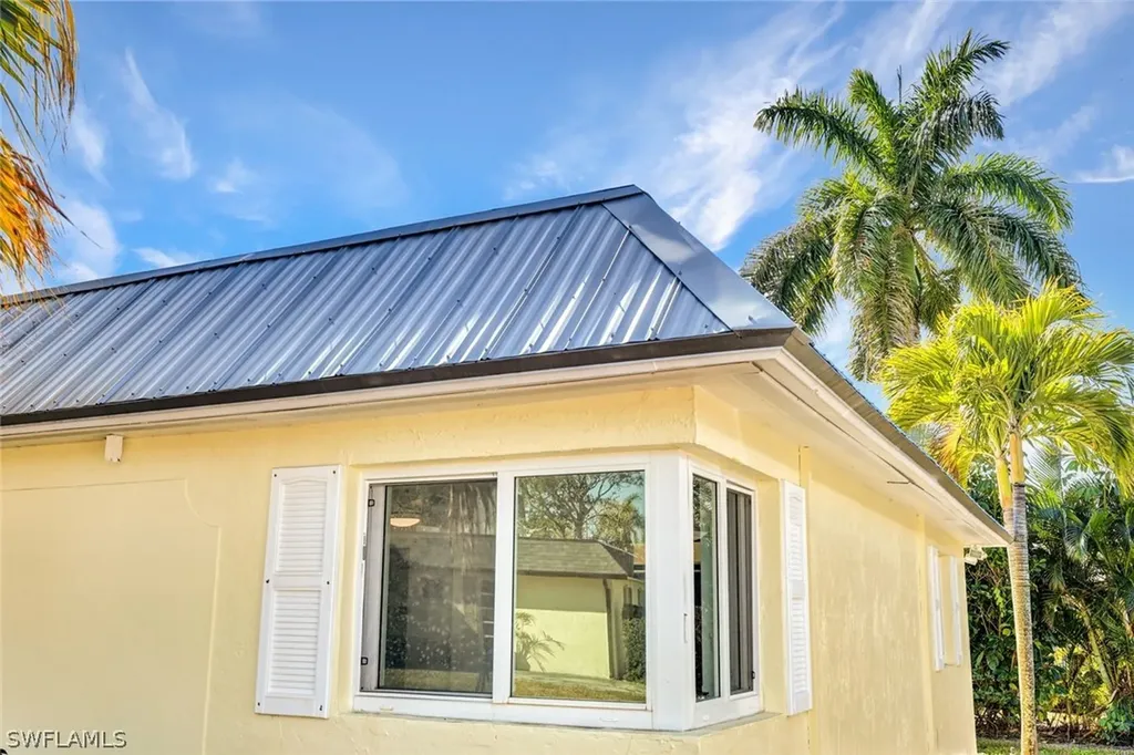 20 Kings Road Naples FL 34112