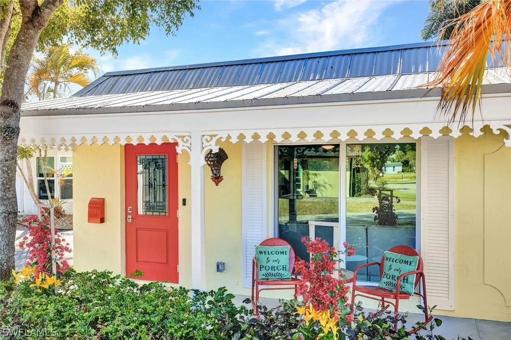 20 Kings Road Naples FL 34112