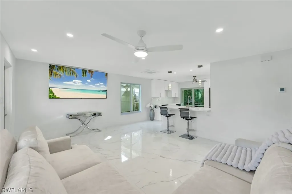 20 Kings Road Naples FL 34112