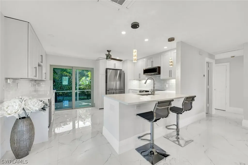 20 Kings Road Naples FL 34112