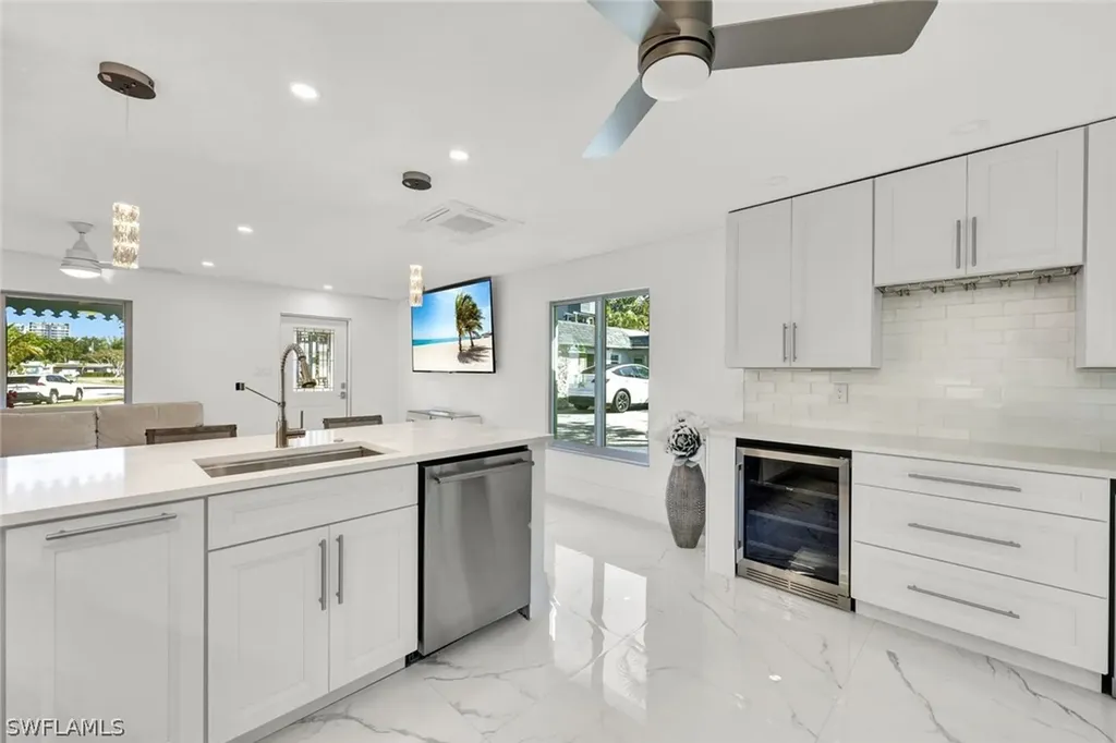 20 Kings Road Naples FL 34112