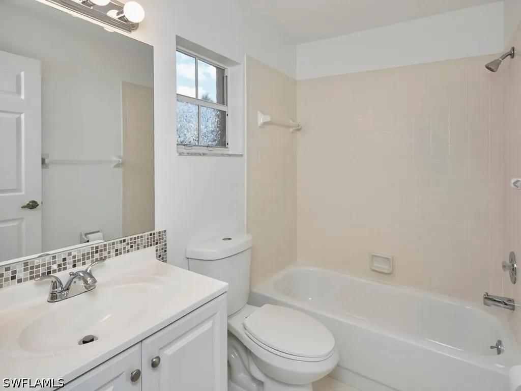 2126 E Crown Point Naples FL 34112