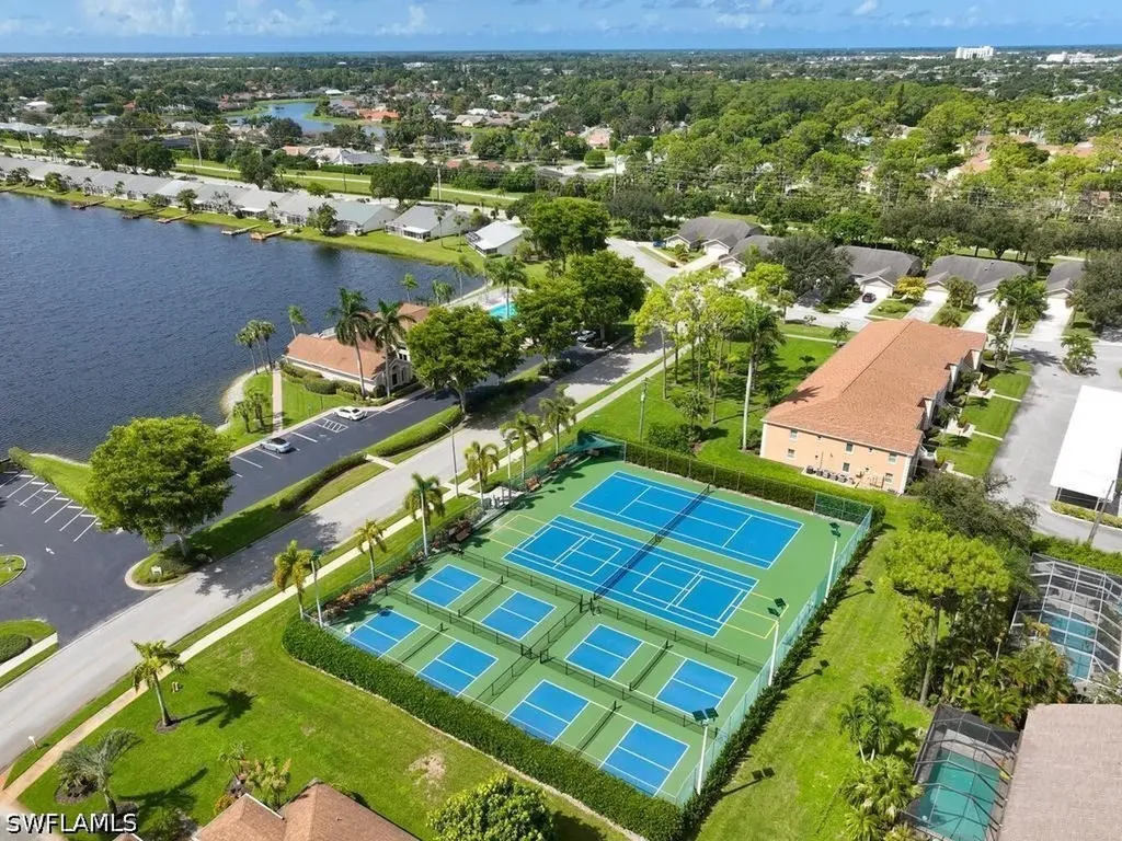 2126 E Crown Point Naples FL 34112