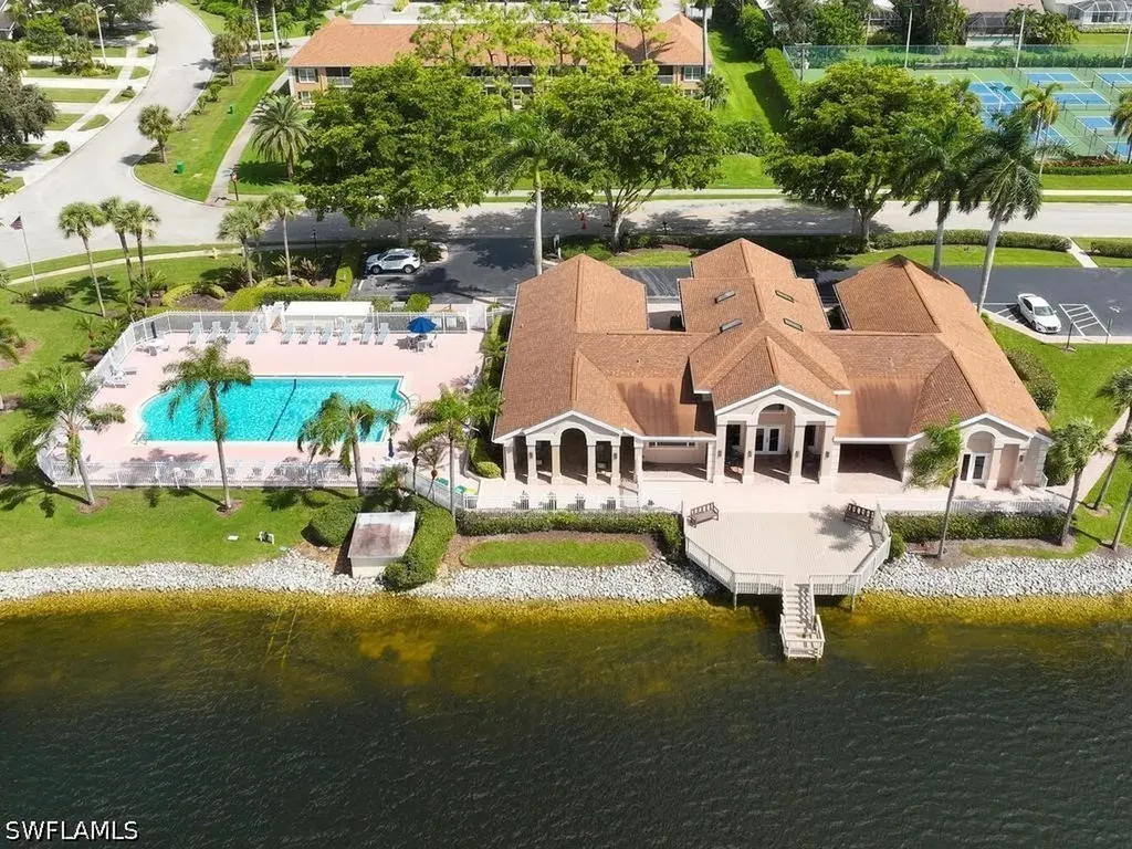 2126 E Crown Point Naples FL 34112