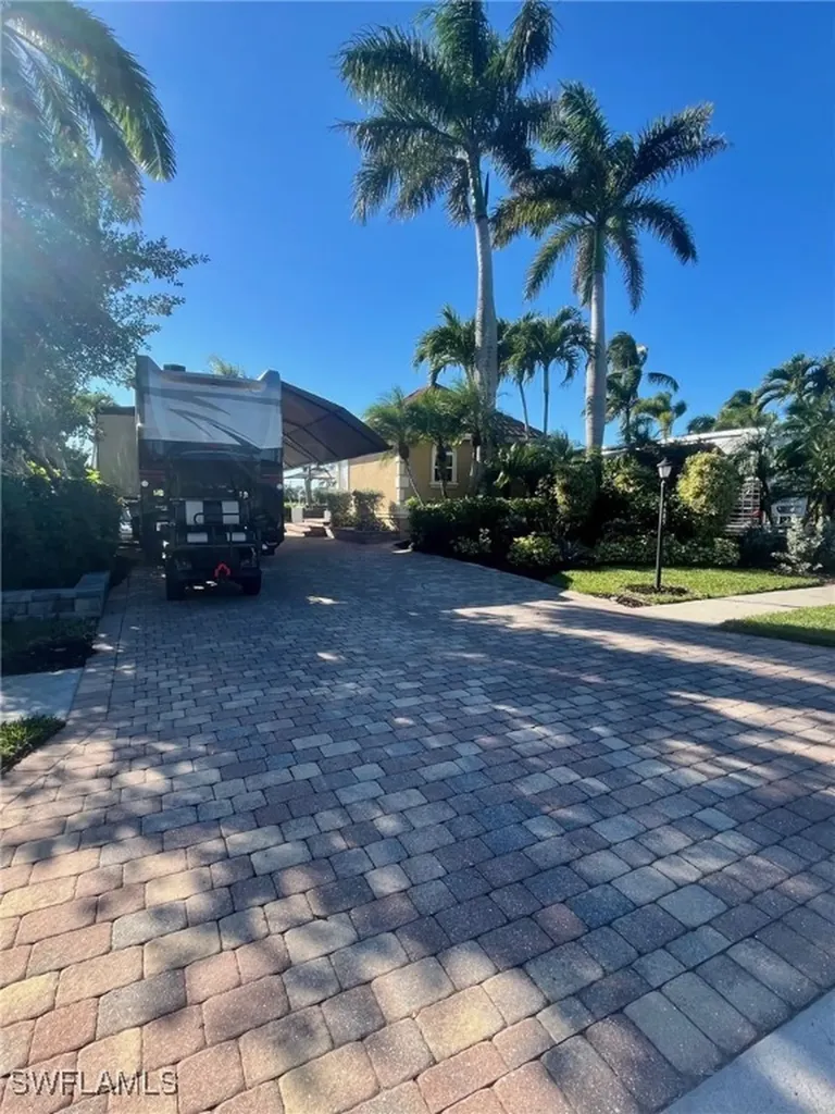 4685 Southern Breeze Drive Naples FL 34114