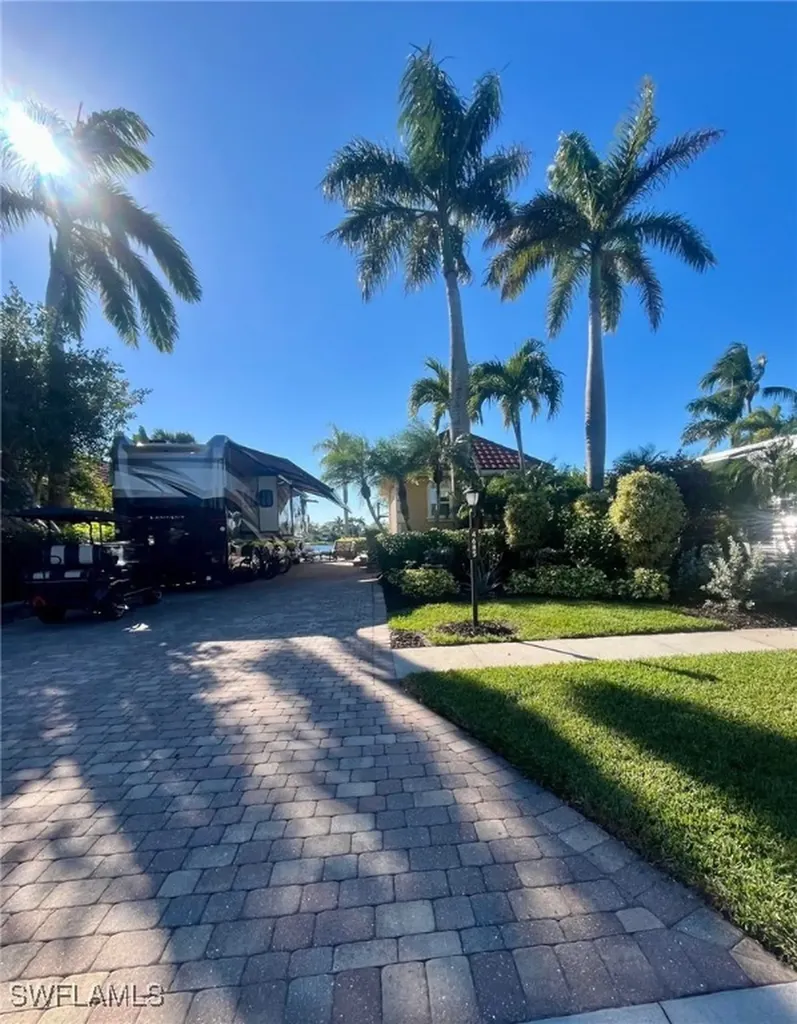 4685 Southern Breeze Drive Naples FL 34114