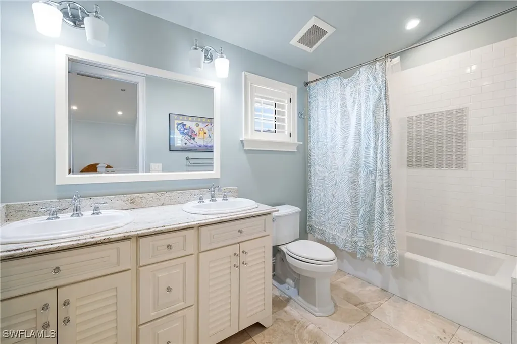 572 7th Avenue N Naples FL 34102