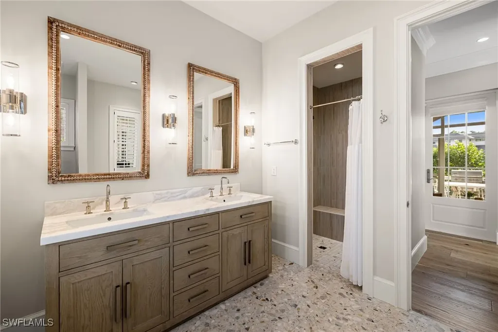 572 7th Avenue N Naples FL 34102