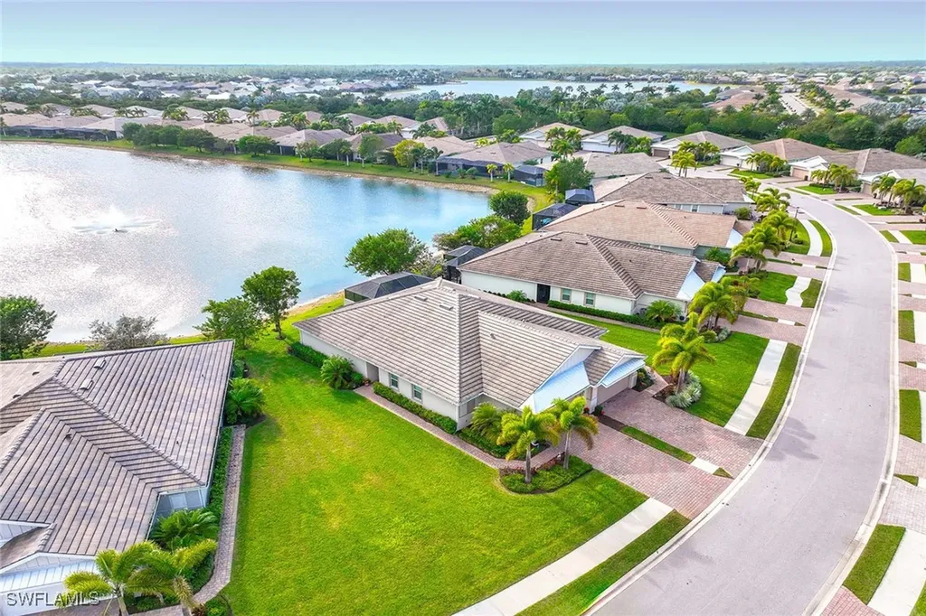14610 Edgewater Circle Naples FL 34114