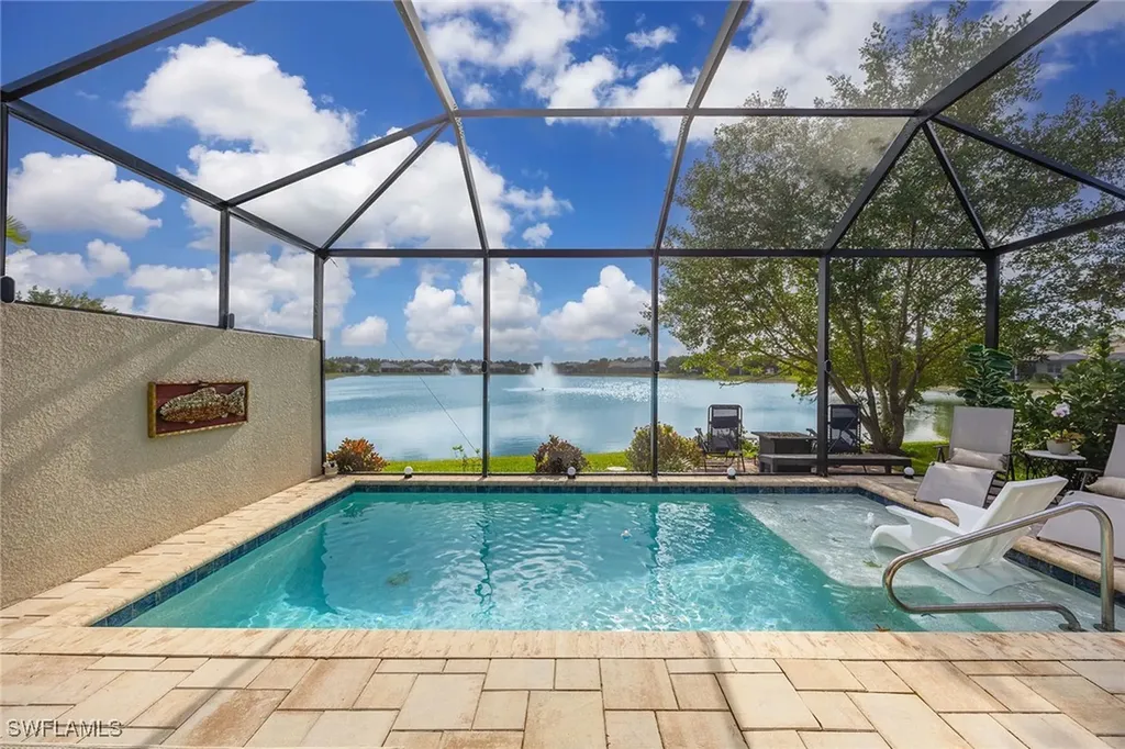 14610 Edgewater Circle Naples FL 34114