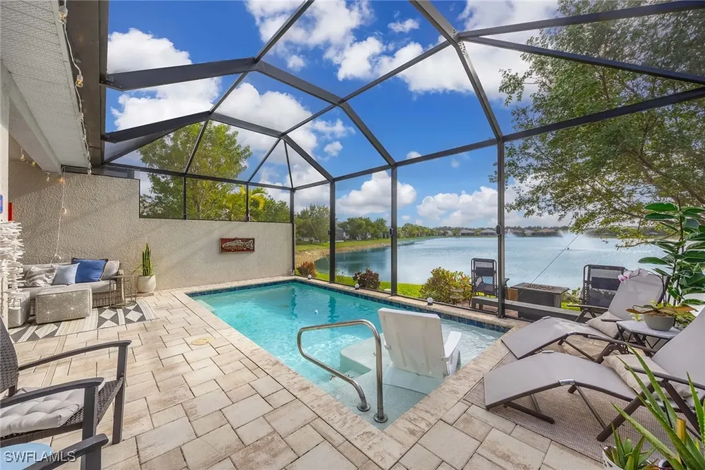14610 Edgewater Circle Naples FL 34114