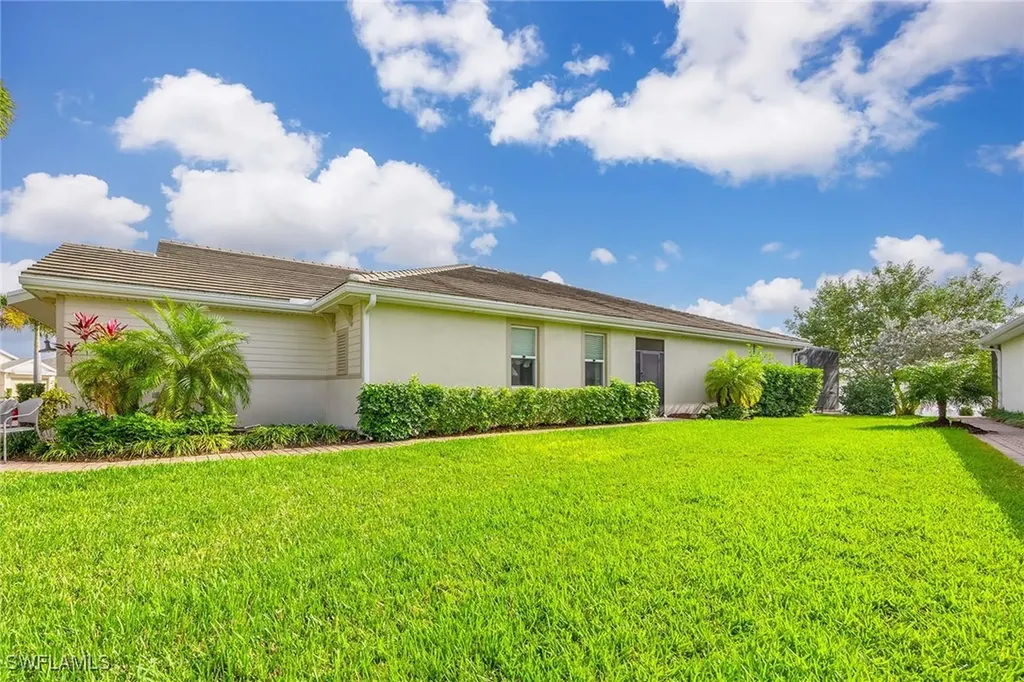 14610 Edgewater Circle Naples FL 34114