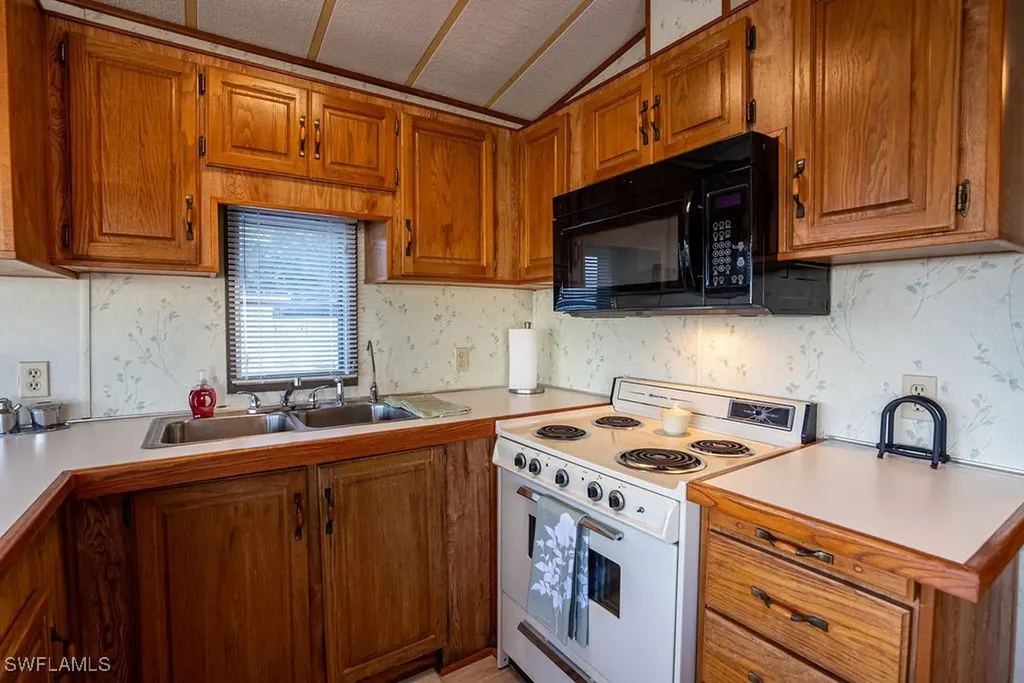 8516 Pepperwood Drive Estero FL 33928