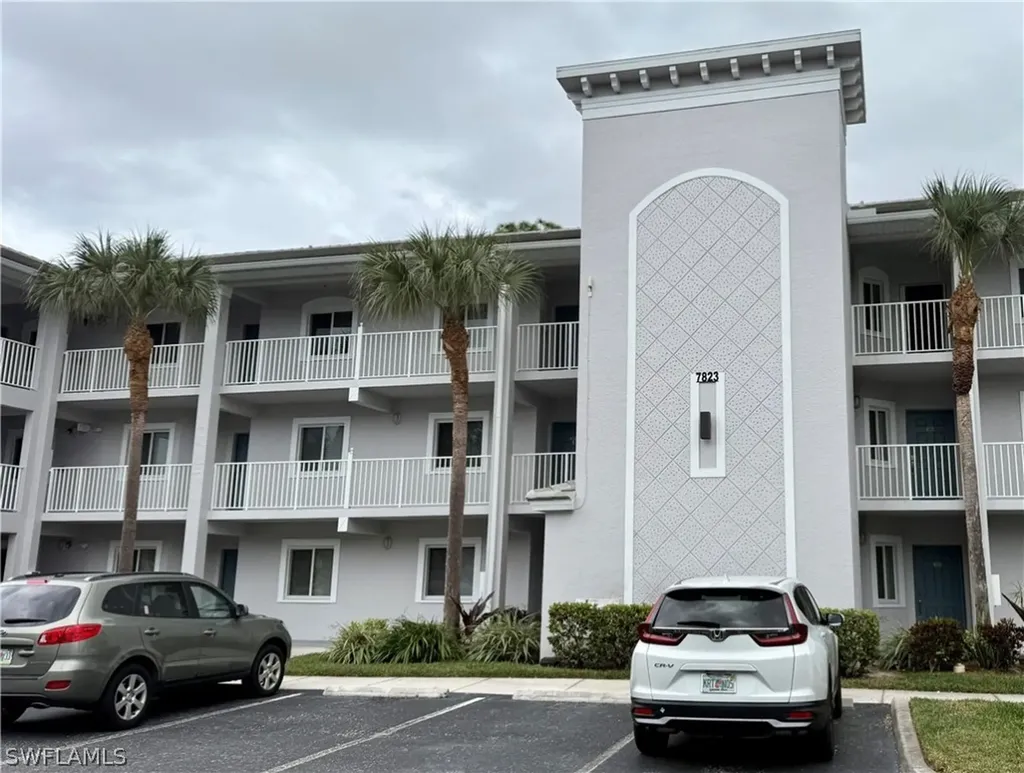 7823 Regal Heron Circle Naples FL 34104