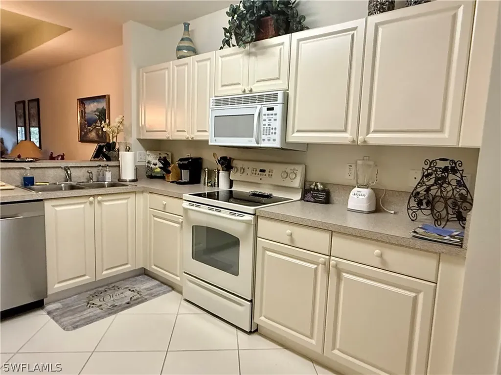 7823 Regal Heron Circle Naples FL 34104