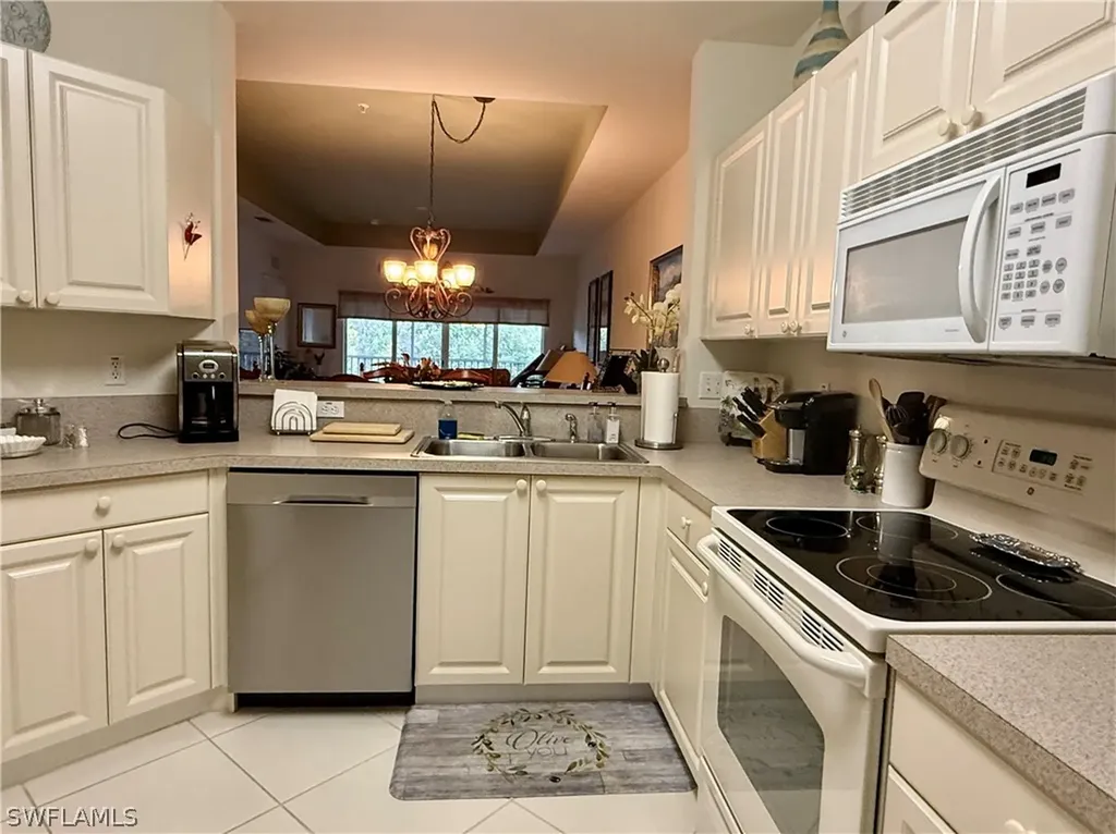 7823 Regal Heron Circle Naples FL 34104