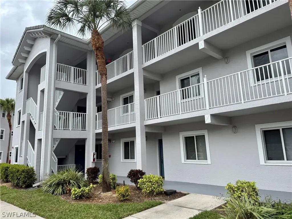 7823 Regal Heron Circle Naples FL 34104