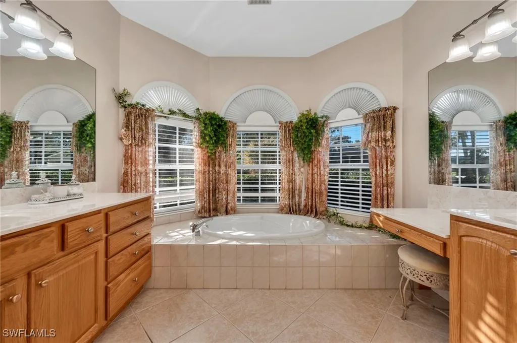 3685 Yosemite Court Naples FL 34116