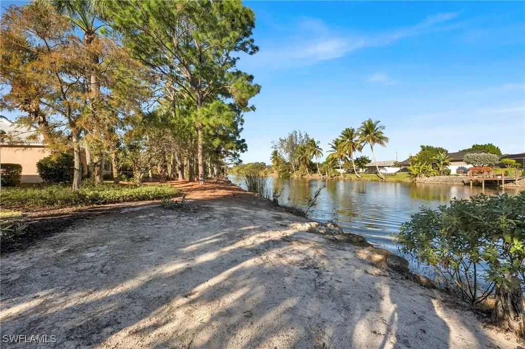 3685 Yosemite Court Naples FL 34116