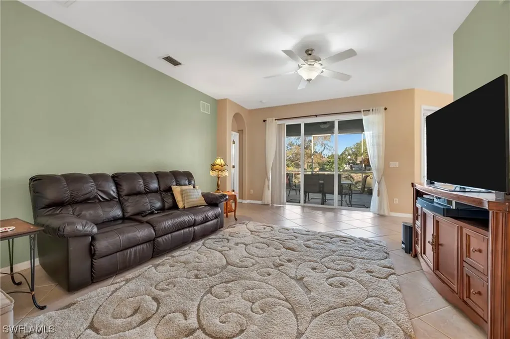 3685 Yosemite Court Naples FL 34116
