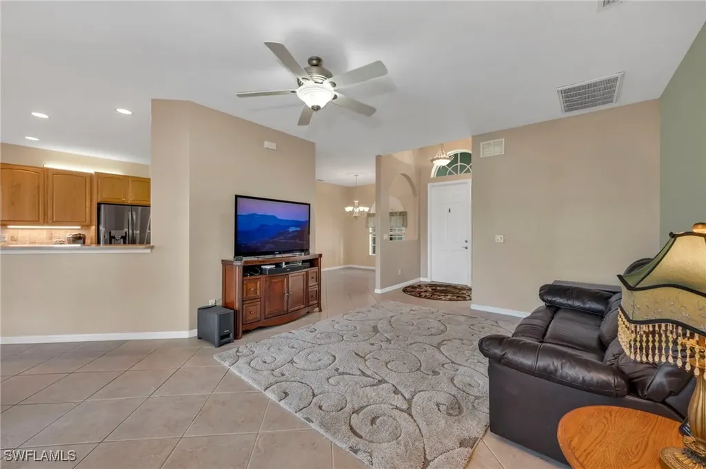 3685 Yosemite Court Naples FL 34116