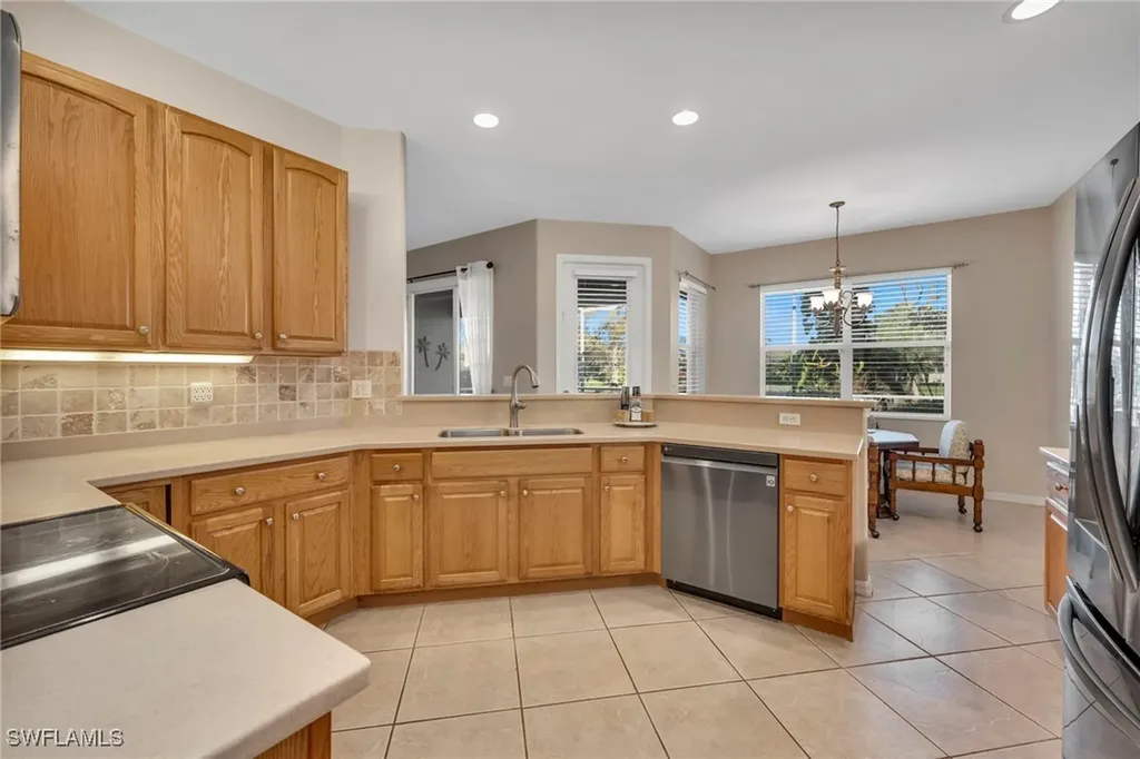 3685 Yosemite Court Naples FL 34116