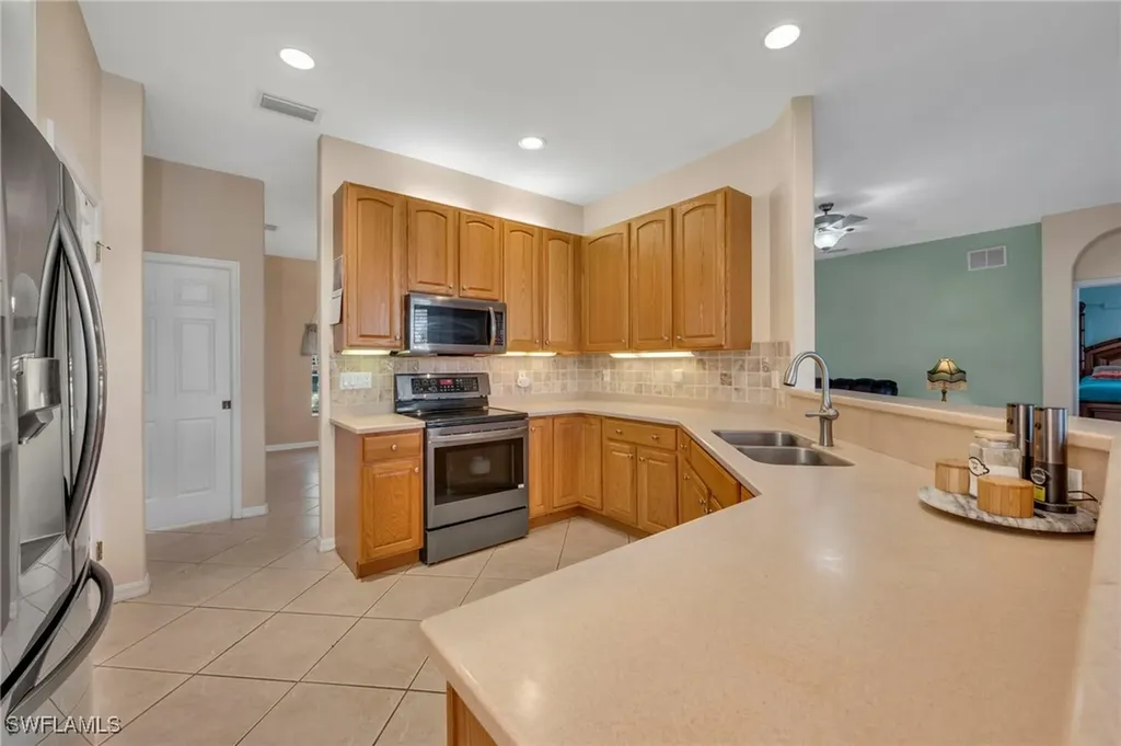 3685 Yosemite Court Naples FL 34116