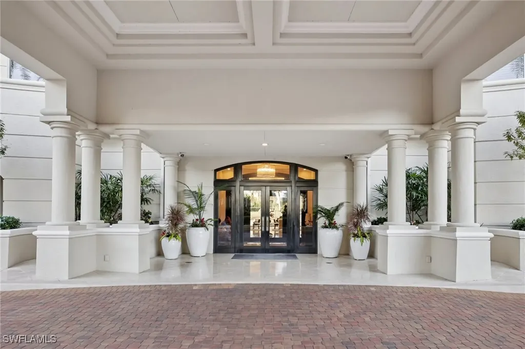 7575 Pelican Bay Boulevard Naples FL 34108