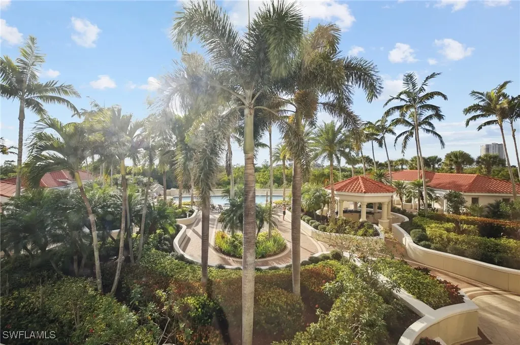 7575 Pelican Bay Boulevard Naples FL 34108