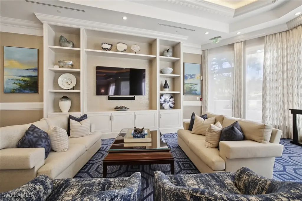 7575 Pelican Bay Boulevard Naples FL 34108