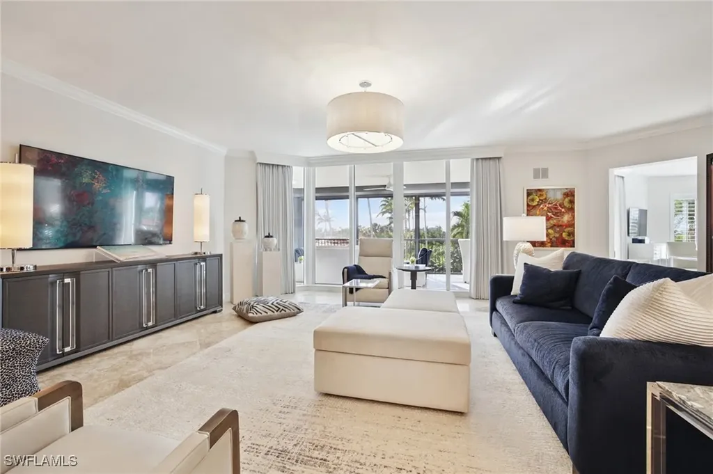 7575 Pelican Bay Boulevard Naples FL 34108