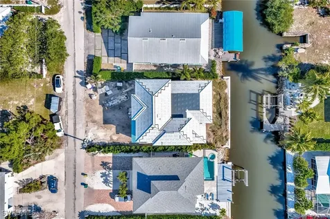 2750 Gulfview Drive Naples FL 34112