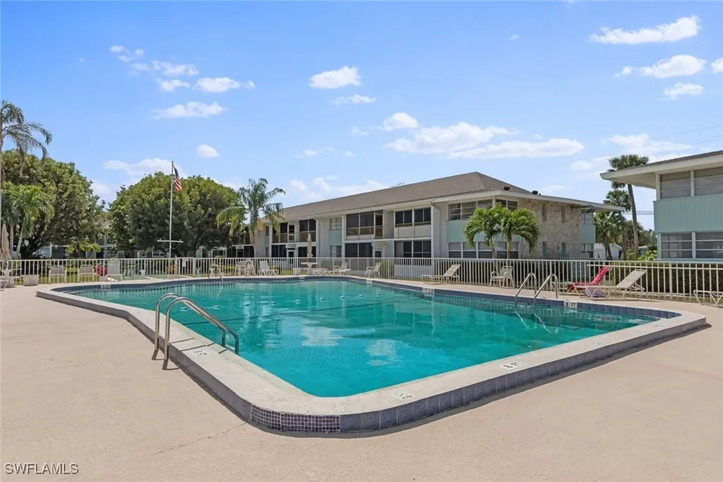 402 SE 42nd Terrace Cape Coral FL 33904