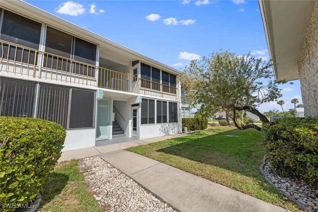 402 SE 42nd Terrace Cape Coral FL 33904