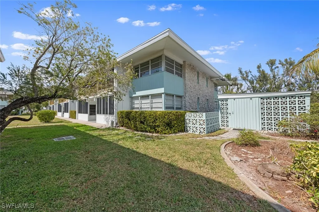 402 SE 42nd Terrace Cape Coral FL 33904