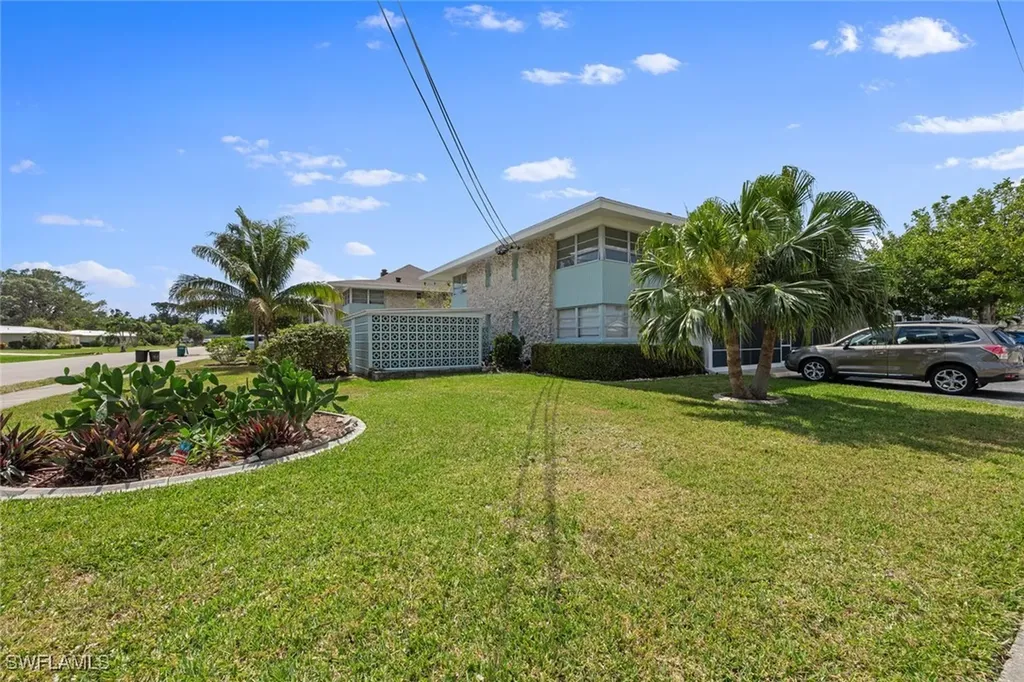 402 SE 42nd Terrace Cape Coral FL 33904