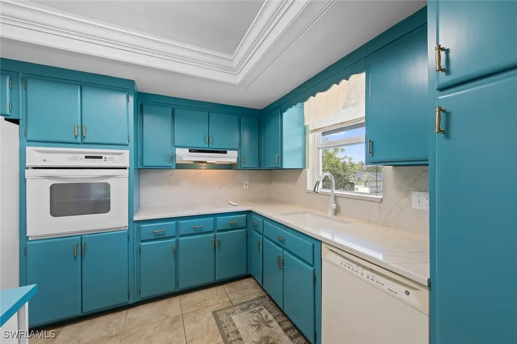 402 SE 42nd Terrace Cape Coral FL 33904