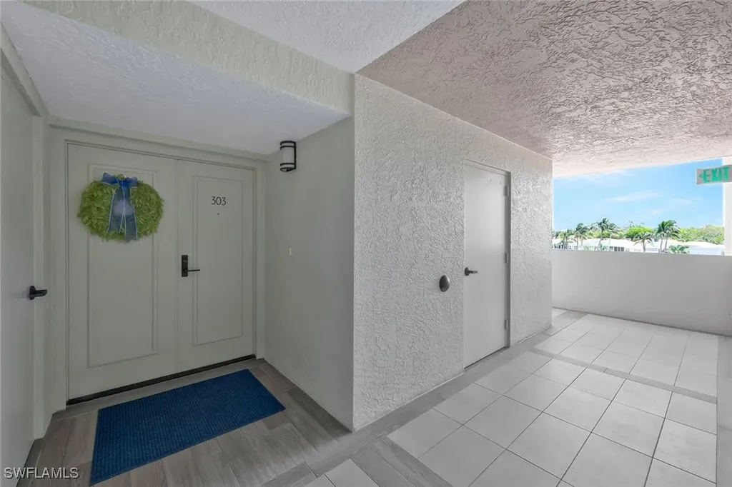 6573 Marissa Loop Naples FL 34108