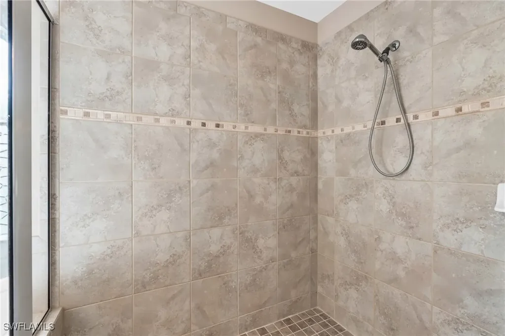 1517 Birdie Drive Naples FL 34120