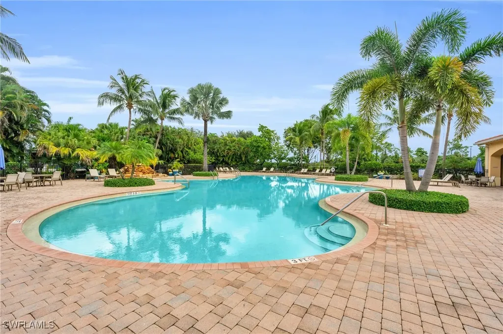 1517 Birdie Drive Naples FL 34120